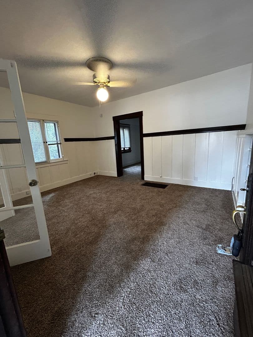 Riverside Apartment: 2726 5th St
