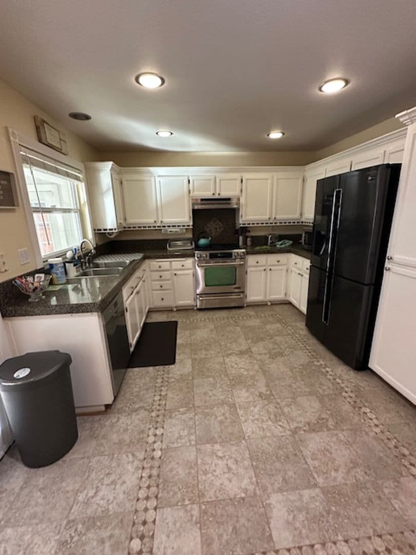 Windsor House: 9507 Lazy Creek drive