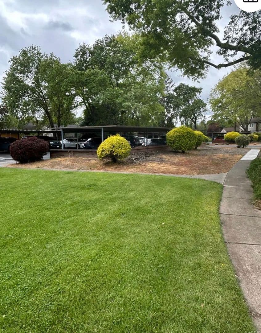 Santa Rosa House: 311 Algiers Ct