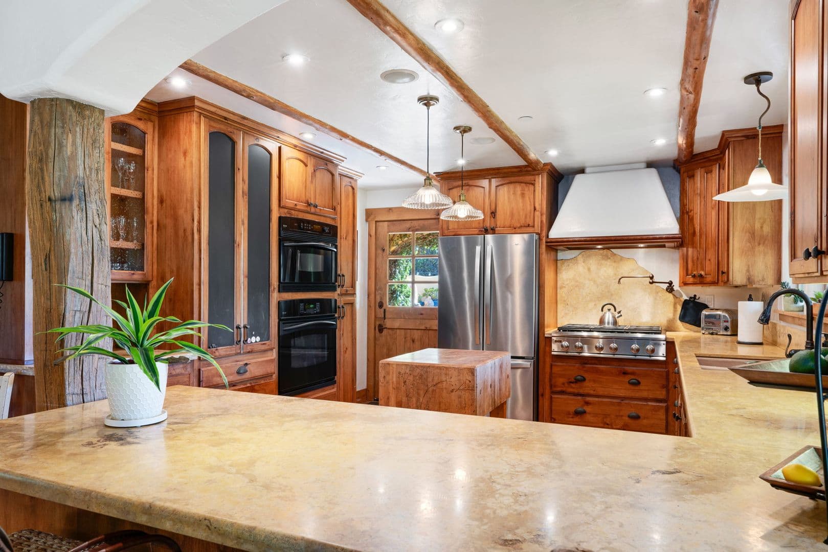 Occidental House: 17580 Taylor Lane