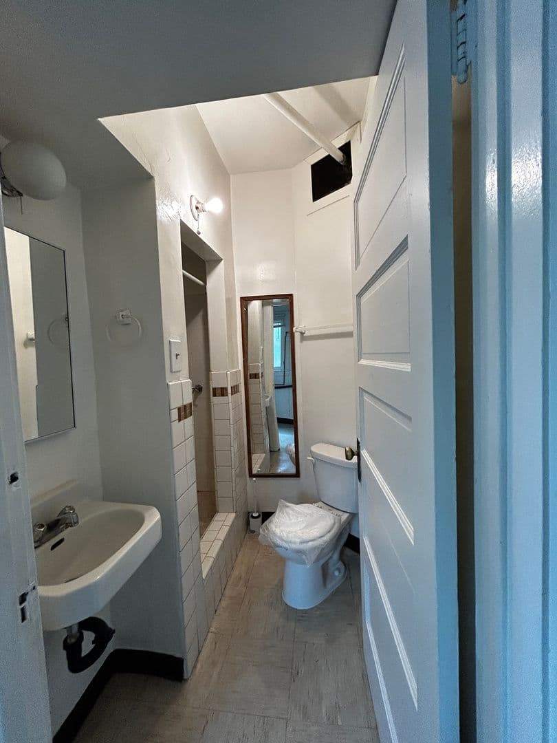Riverside Apartment: 2726 5th St