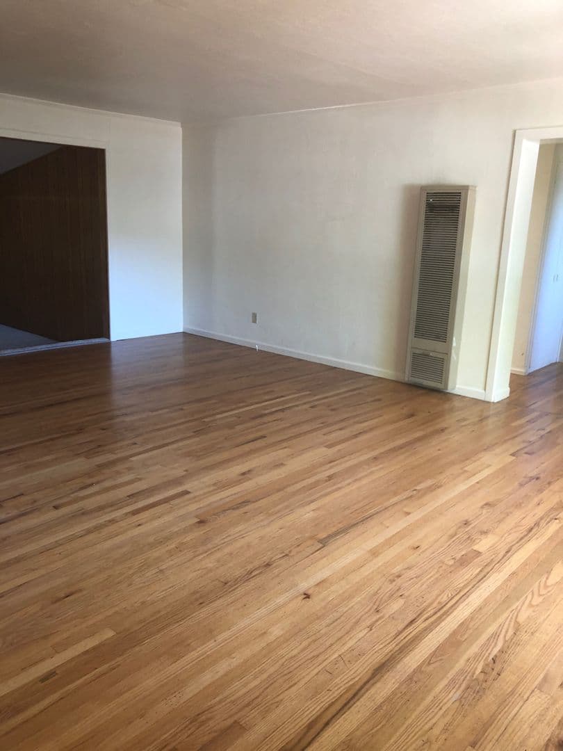Santa Rosa House: 745 Louisa Dr