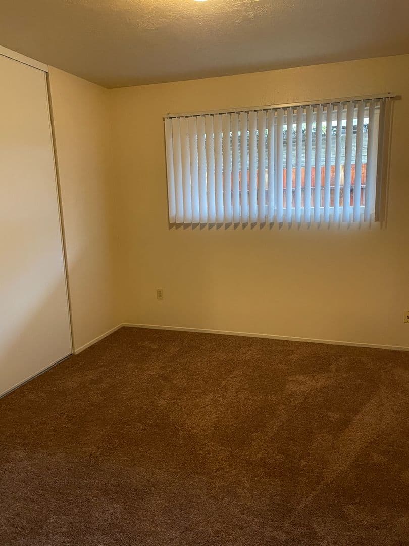 Santa Rosa Apartment: 446 S E Street