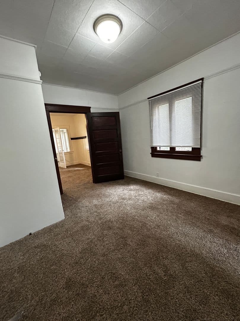 Riverside Apartment: 2726 5th St