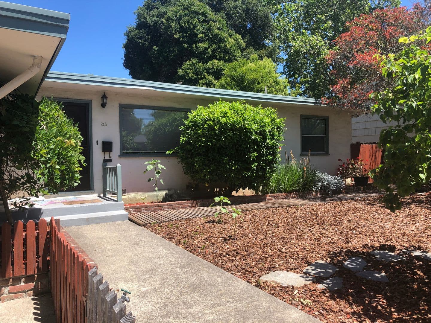 Santa Rosa House: 745 Louisa Dr