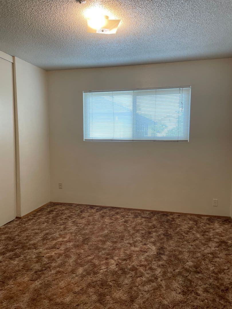 Santa Rosa Apartment: 446 S E Street