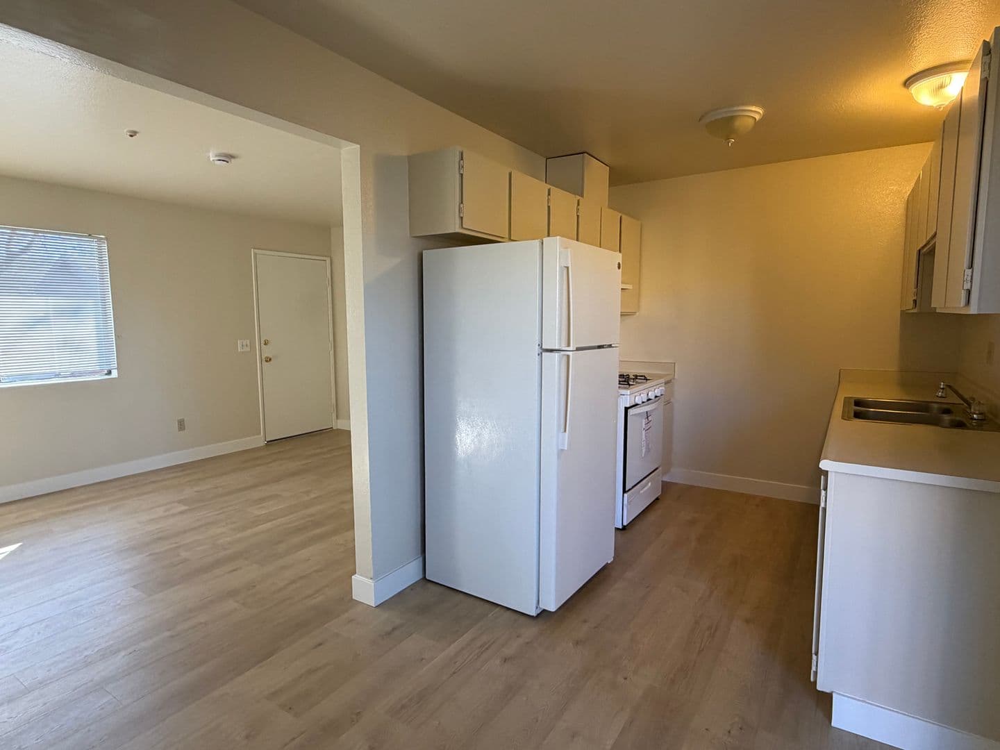 Santa Rosa Apartment: 664 West Ave