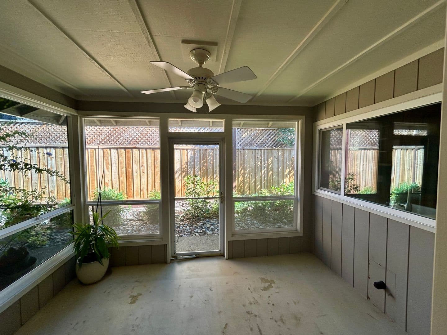 Santa Rosa House: 268 Oak Shadow Drive