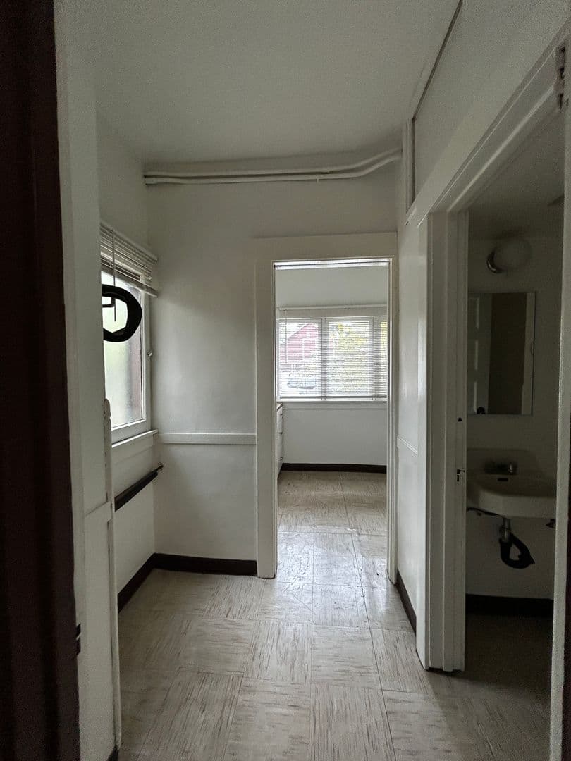 Riverside Apartment: 2726 5th St