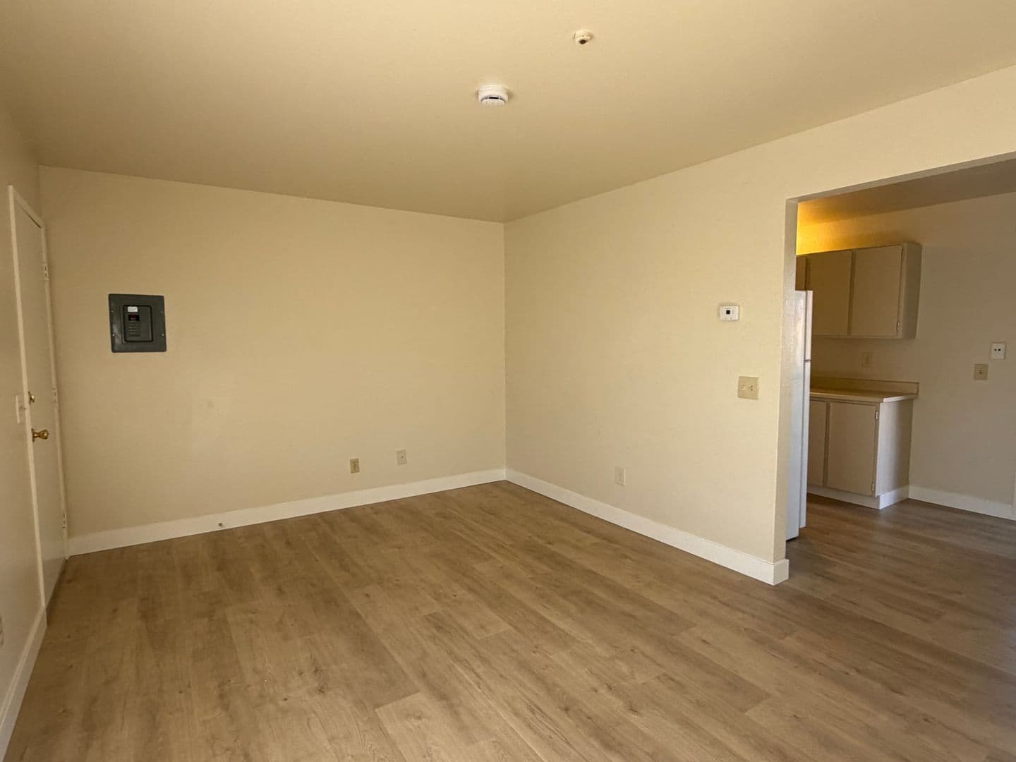 Santa Rosa Apartment: 664 West Ave