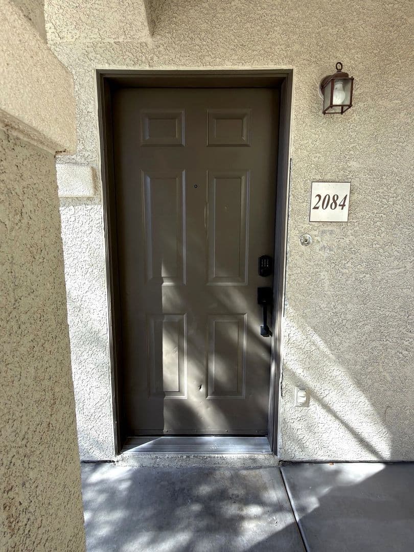 Las Vegas Condo: 9050 West Warm Springs Rd. #2084