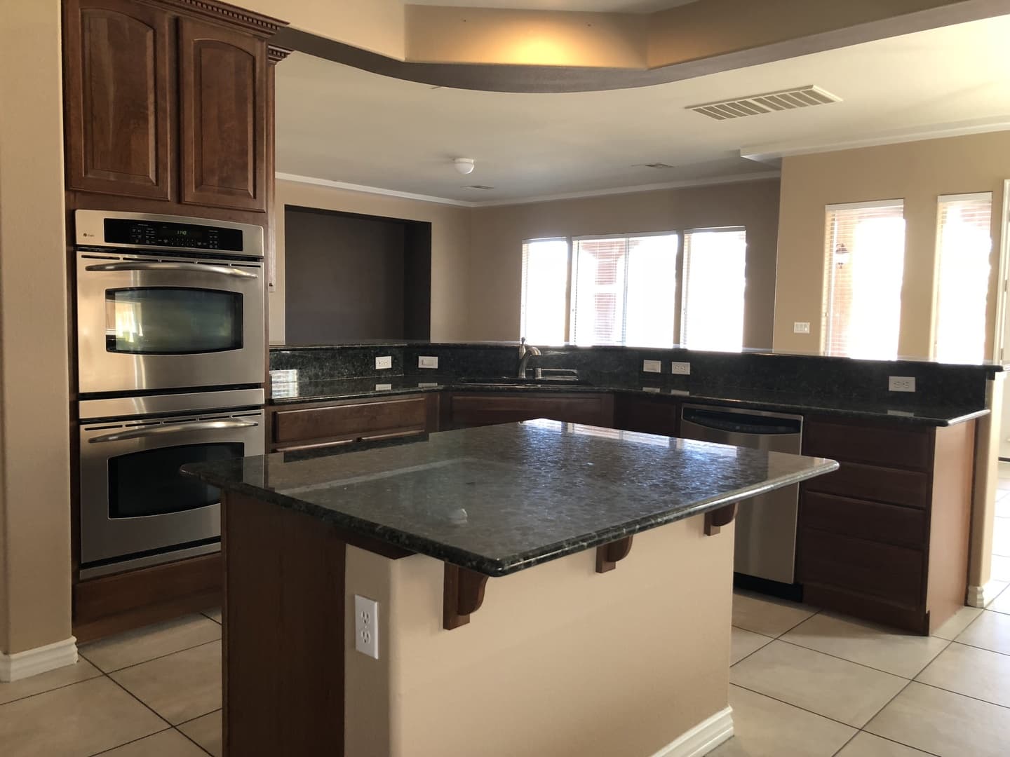 Henderson House: 2780 Mingary Ave