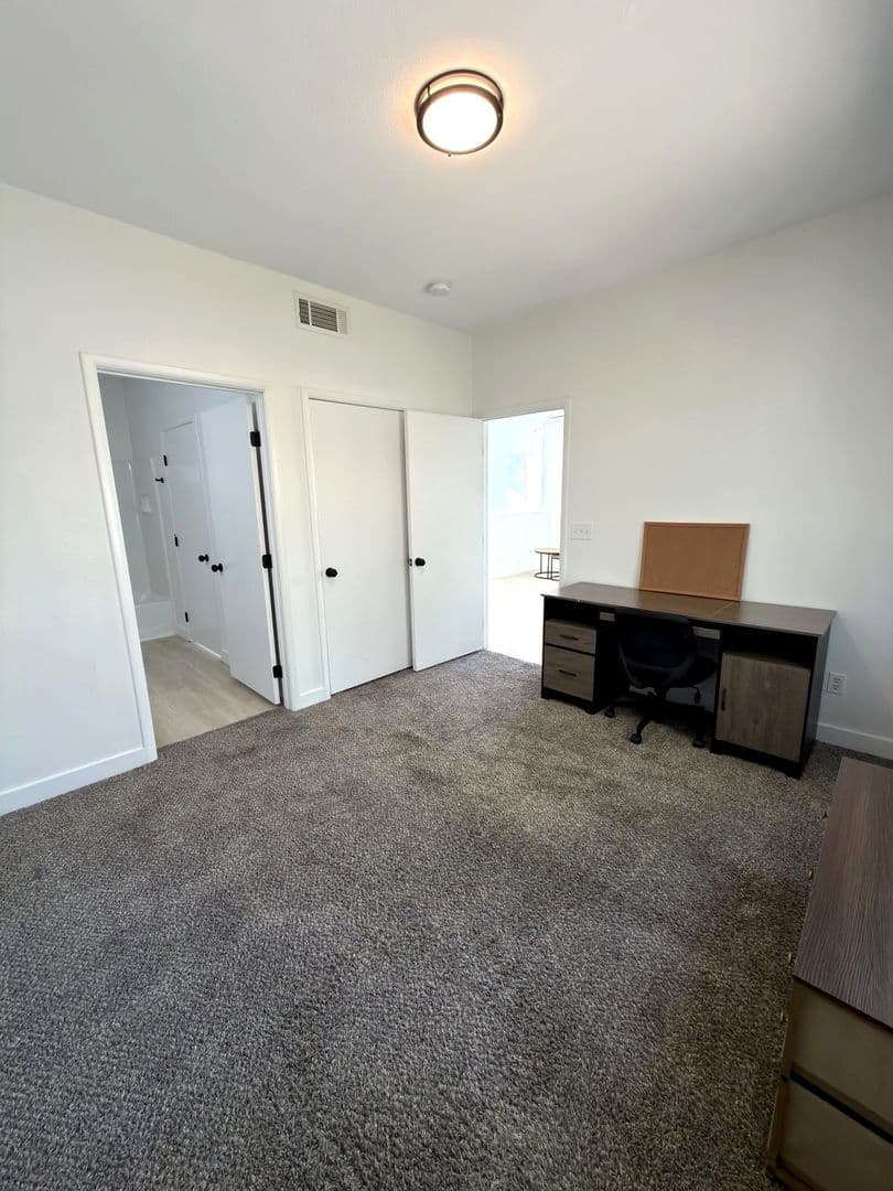 Las Vegas Condo: 9050 West Warm Springs Rd. #2084