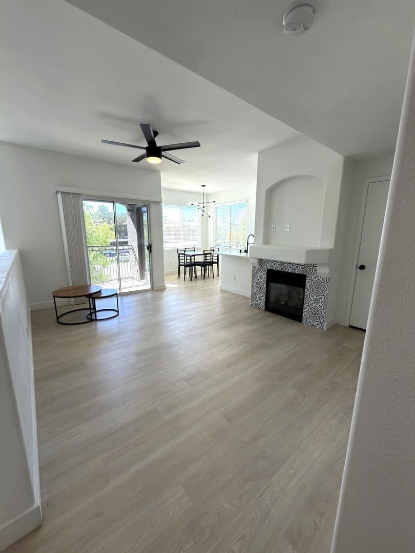 Las Vegas Condo: 9050 West Warm Springs Rd. #2084
