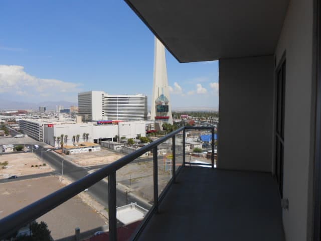 Las Vegas House: 200 West Sahara Ave