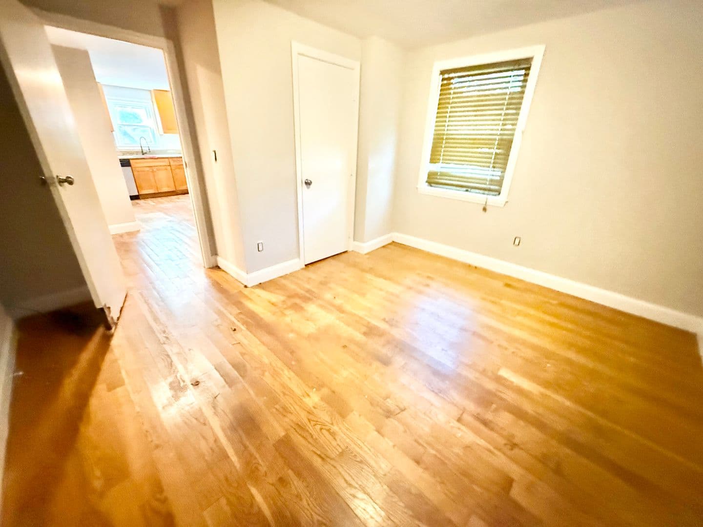 Dedham Apartment: 185 Bussey St.