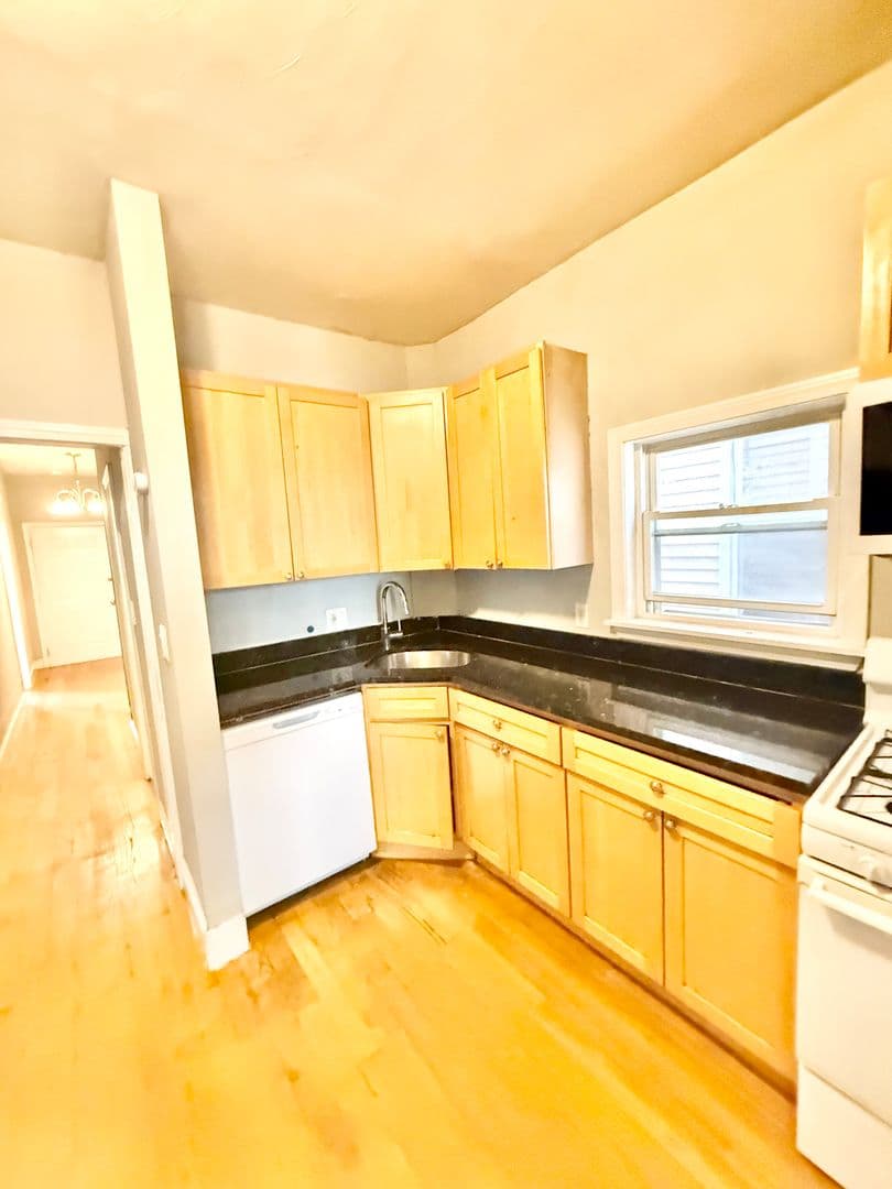 East Boston Apartment: 256 Marion St.