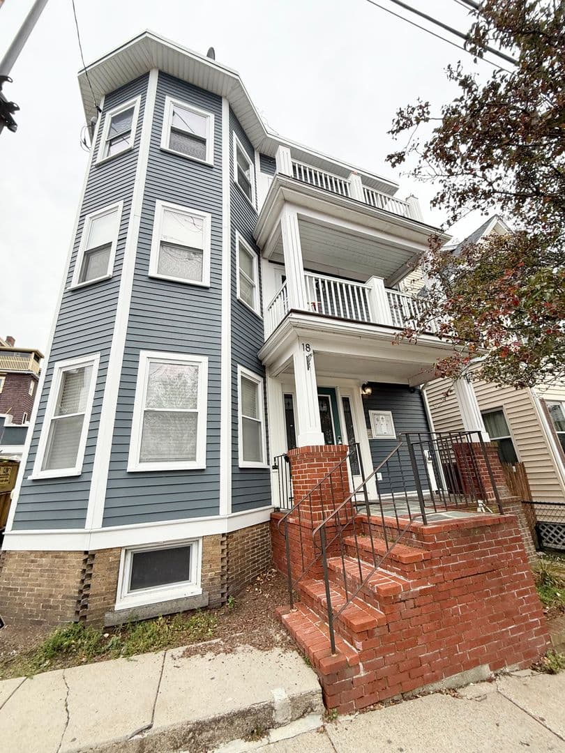 Dorchester Apartment: 18 Salina Rd