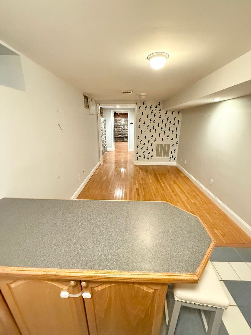 Dorchester Apartment: 18 Salina Rd