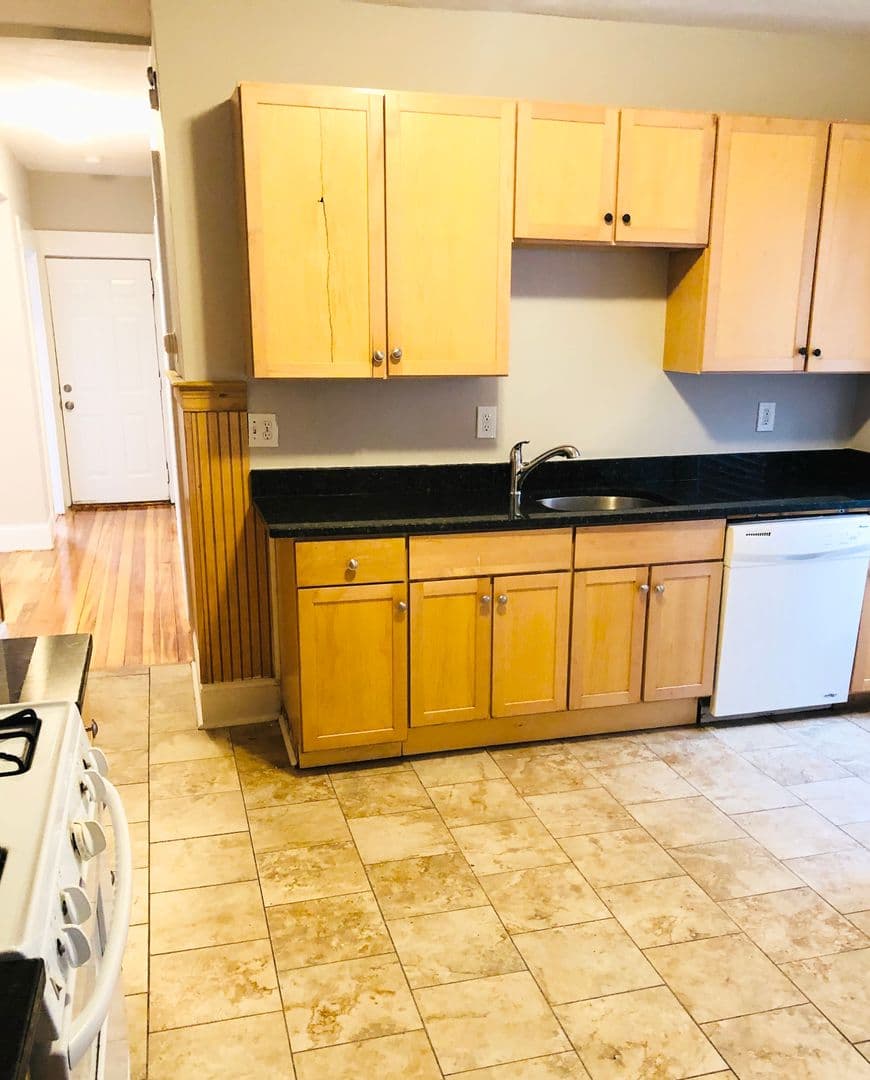 DORCHESTER House: 95 Draper St Unit 1
