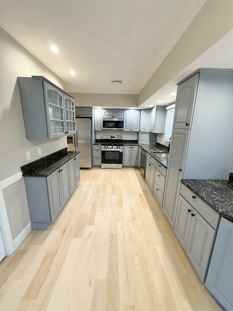 Dorchester Apartment: 18 Salina Rd