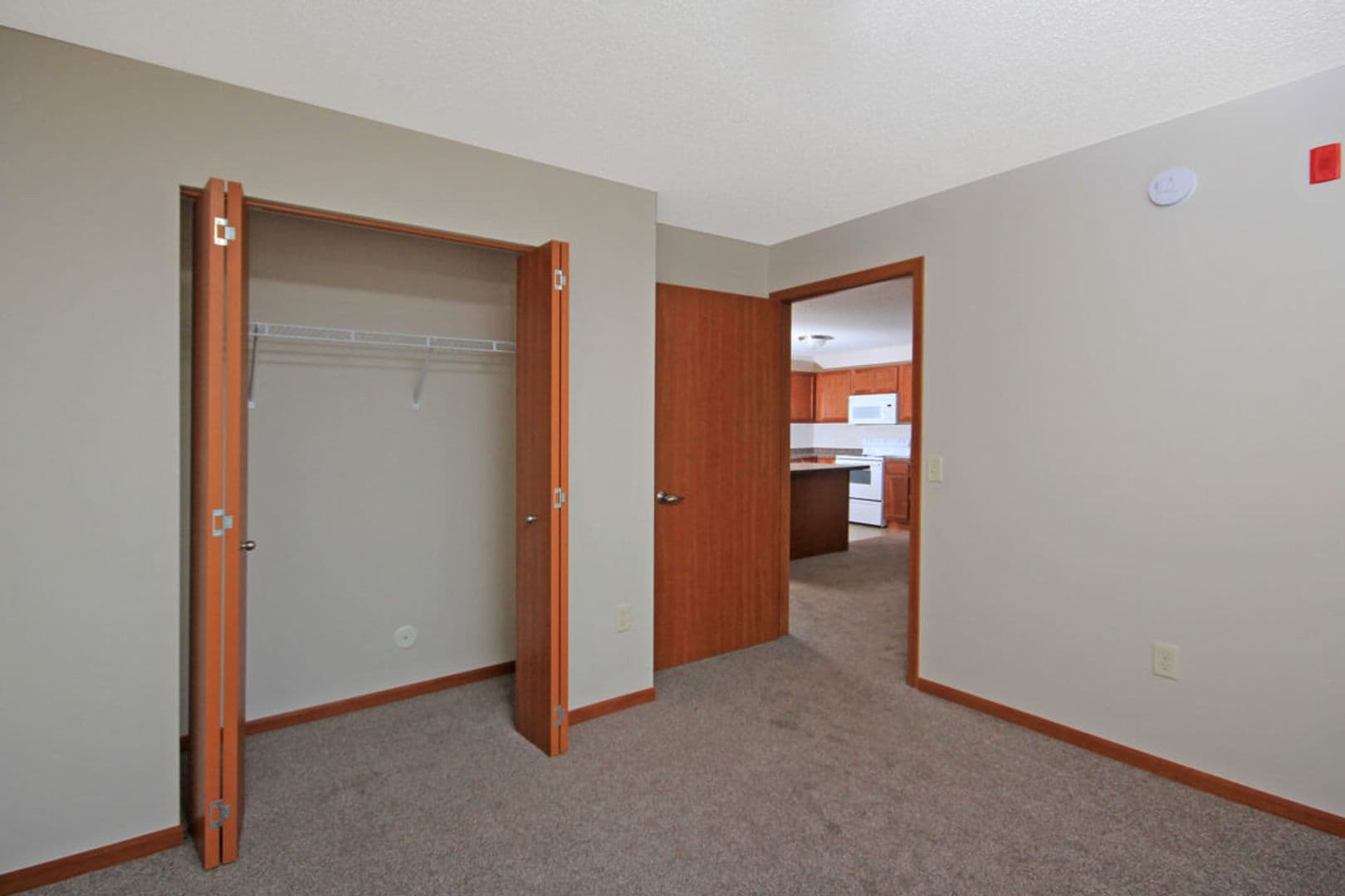 Alexandria Apartment: 4541 & 4727 Arbor Crossing SE