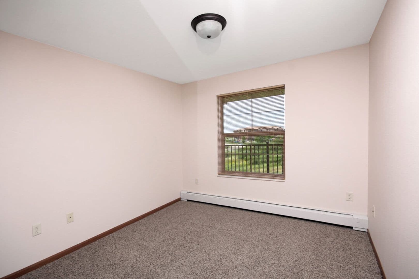 Alexandria Apartment: 4541 & 4727 Arbor Crossing SE