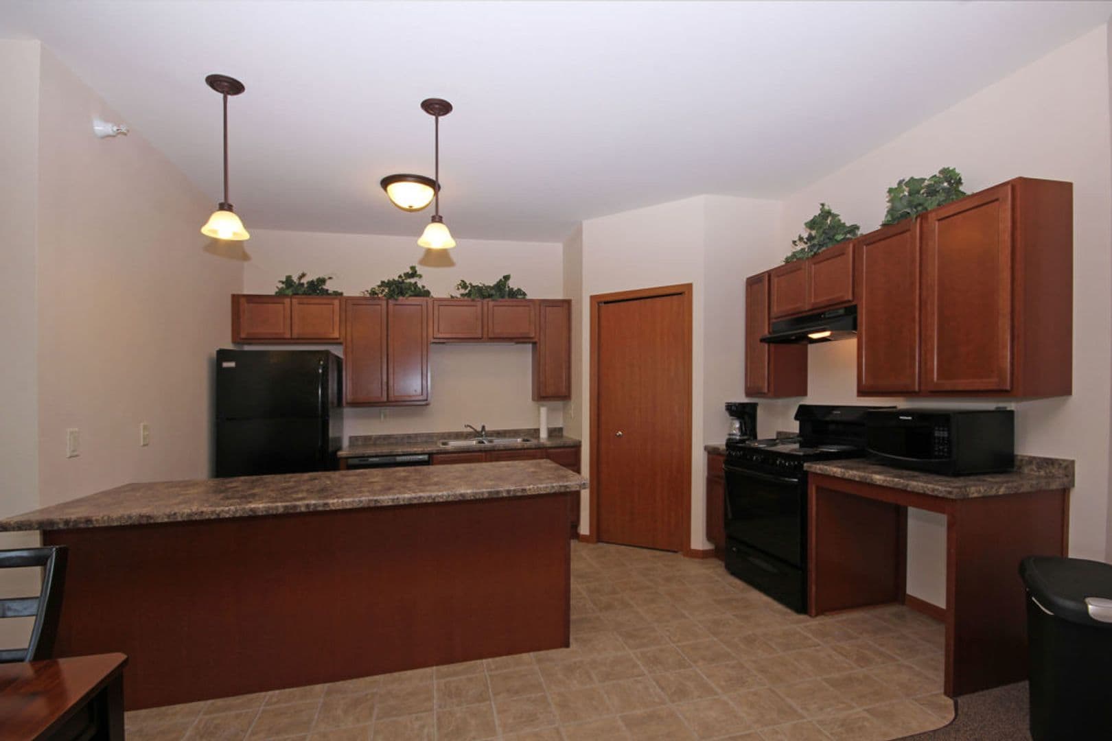 Alexandria Apartment: 4541 & 4727 Arbor Crossing SE