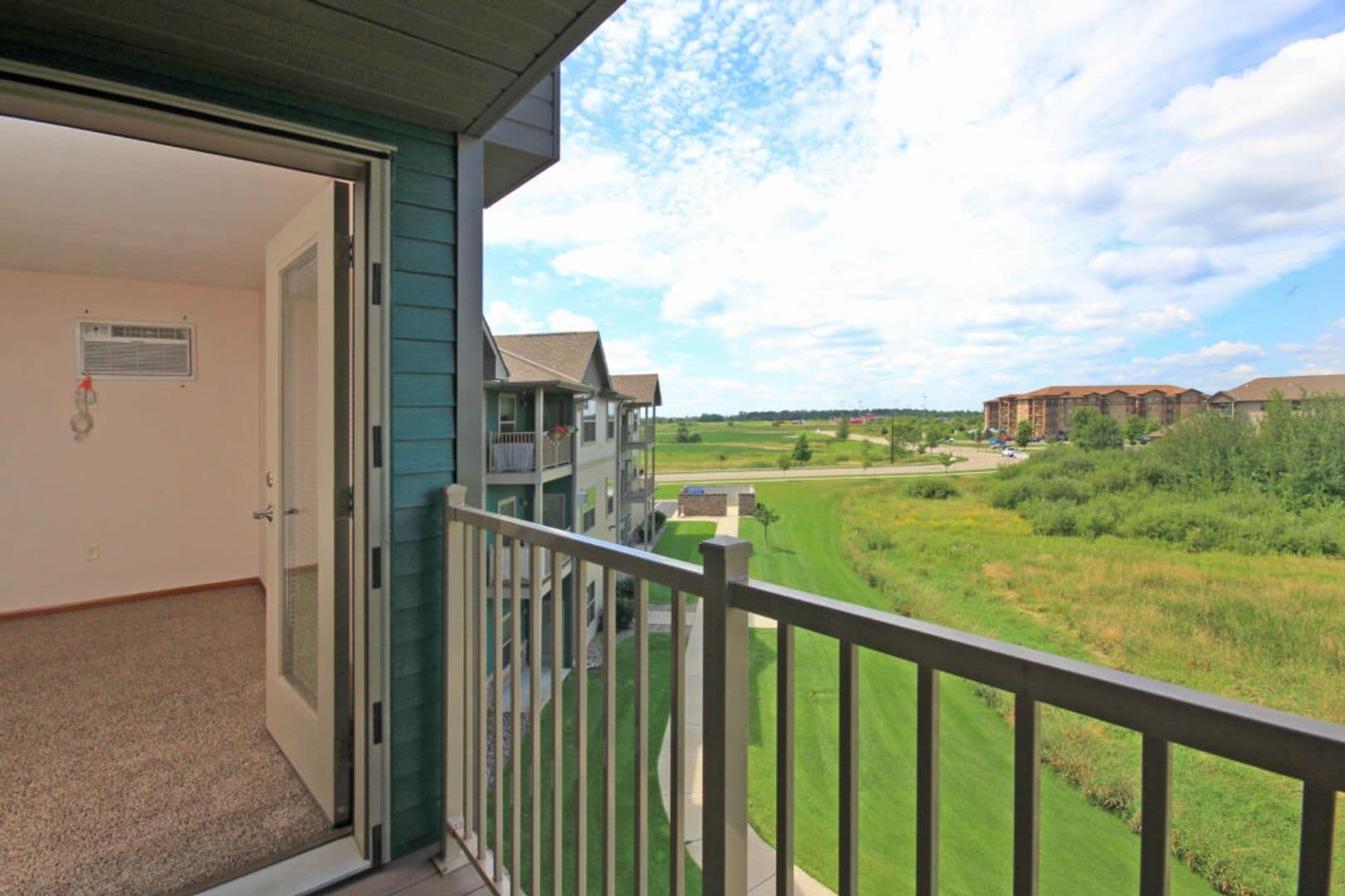 Alexandria Apartment: 4541 & 4727 Arbor Crossing SE