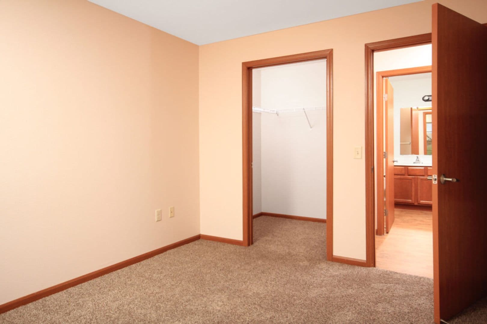 Alexandria Apartment: 4541 & 4727 Arbor Crossing SE