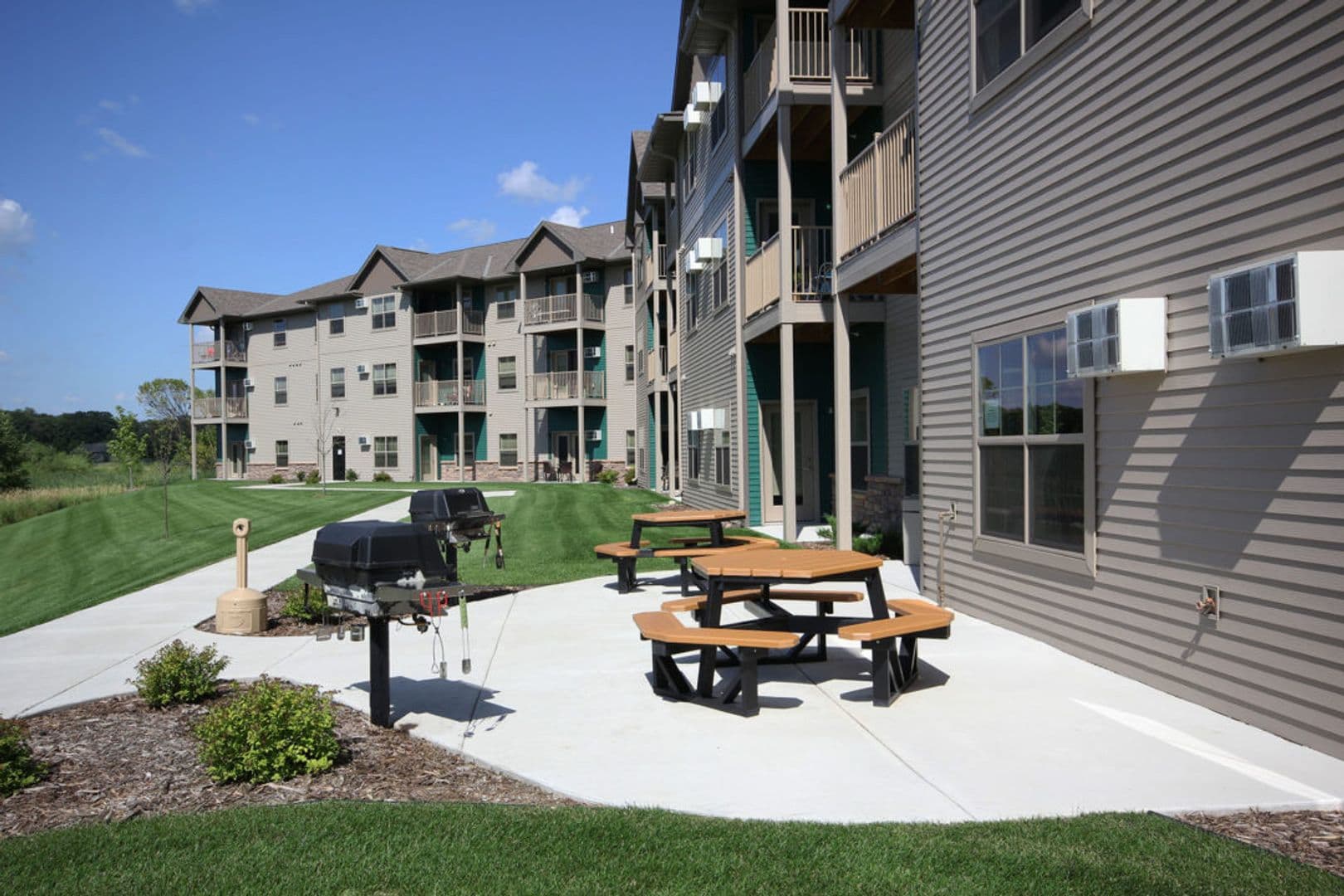Alexandria Apartment: 4541 & 4727 Arbor Crossing SE