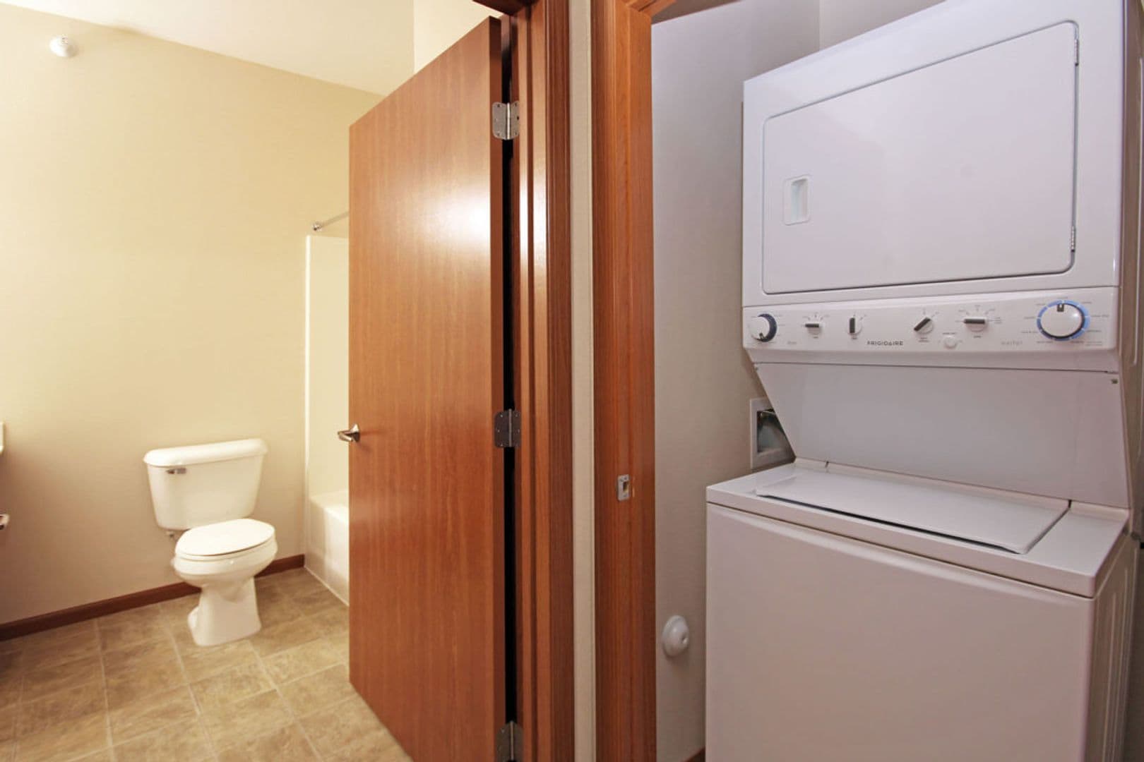 Alexandria Apartment: 4541 & 4727 Arbor Crossing SE