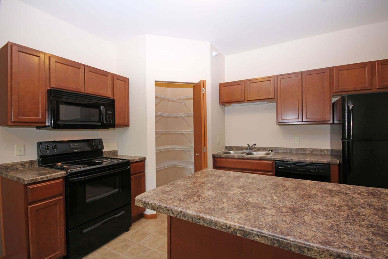 Alexandria Apartment: 4541 & 4727 Arbor Crossing SE