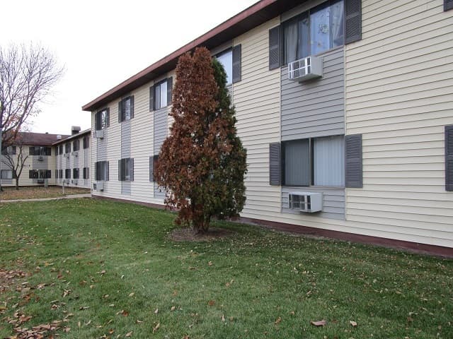 La Crosse Apartment: 3335 East Ave. S.