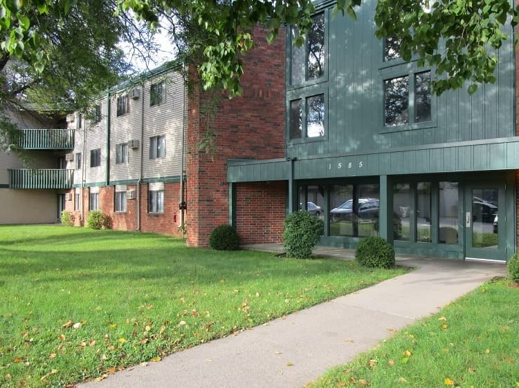 Winona Apartment: 1555 Homer Rd.