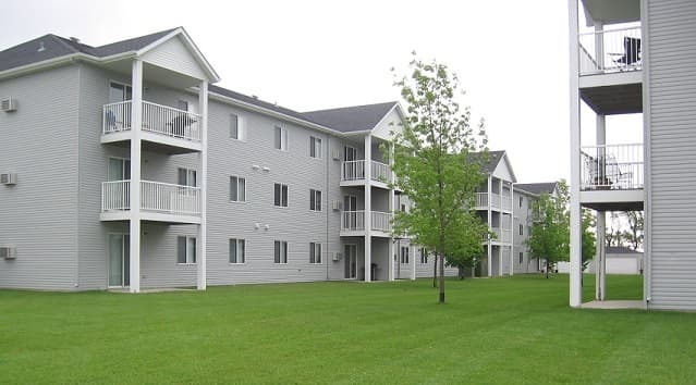 Fargo Apartment: 1850 49th St. S.