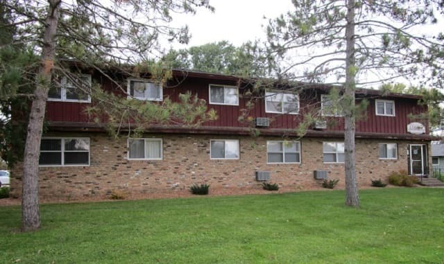 La Crosse Apartment: 3800 Cliffside Dr.