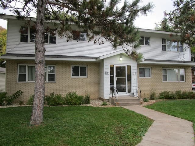La Crosse Apartment: 3800 Cliffside Dr.