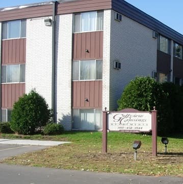 Winona Apartment: 1515 W. 5th St.