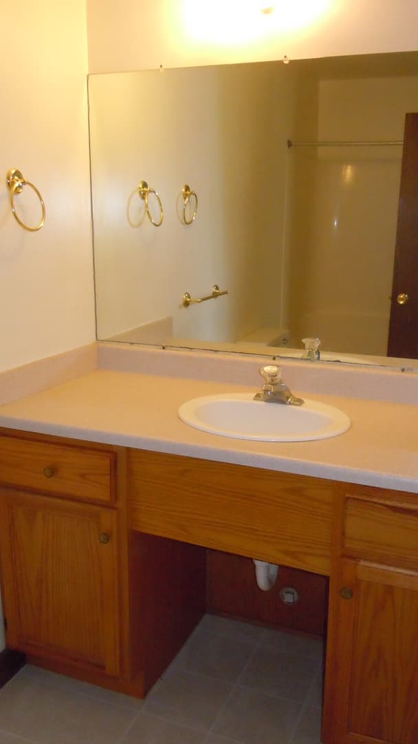 Winona Apartment: 1555 Homer Rd.