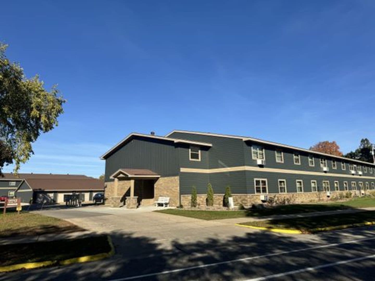 La Crosse Apartment: 3335 East Ave. S.