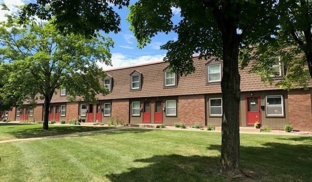 Onalaska Apartment: 220 17th Ave. N.