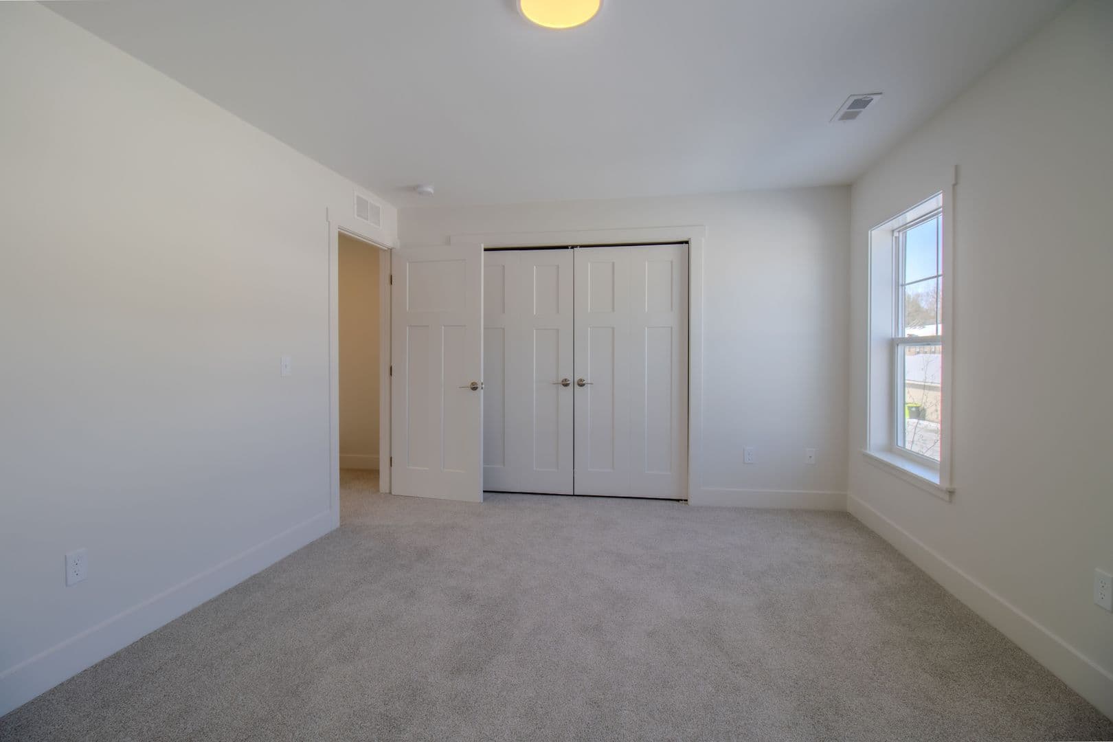 Traverse City Apartment: 1548 Simsbury St.