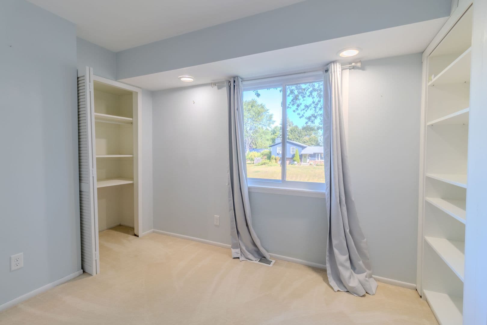 Traverse City House: 154 Homestead Ln