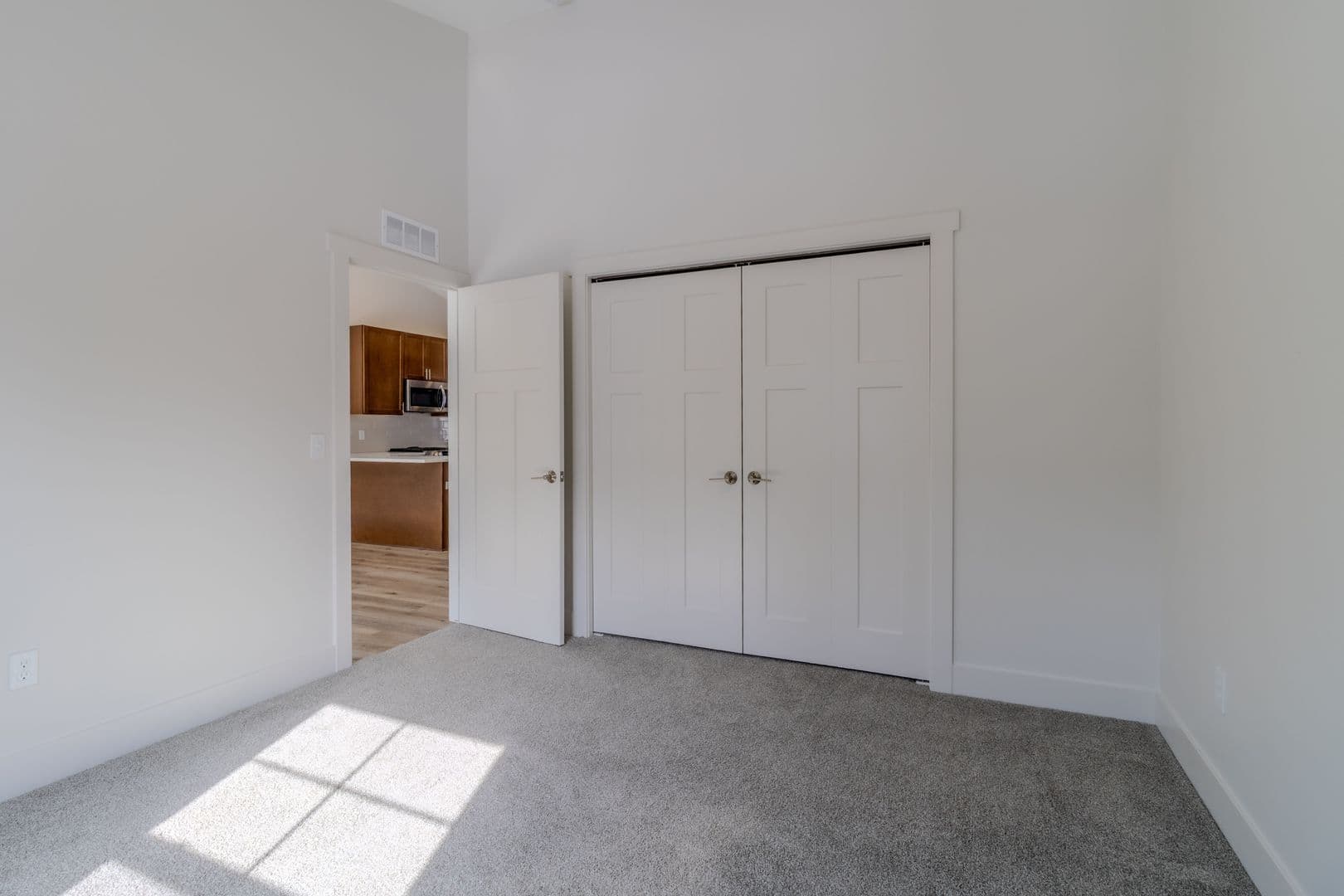 Traverse City Apartment: 1548 Simsbury St.