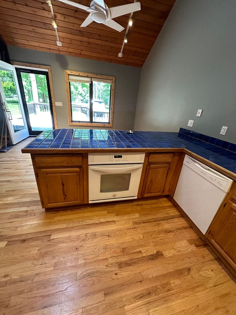 Traverse City House: 4932 Pinespar Trail