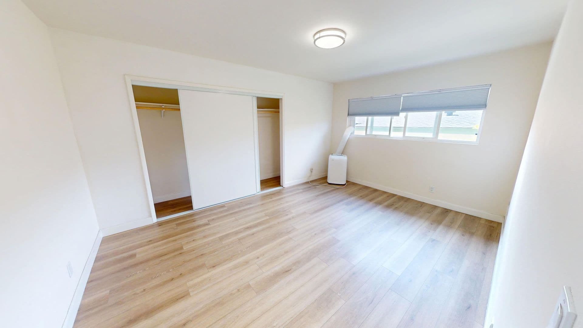 Los Angeles Apartment: 1534 South Shenandoah Street