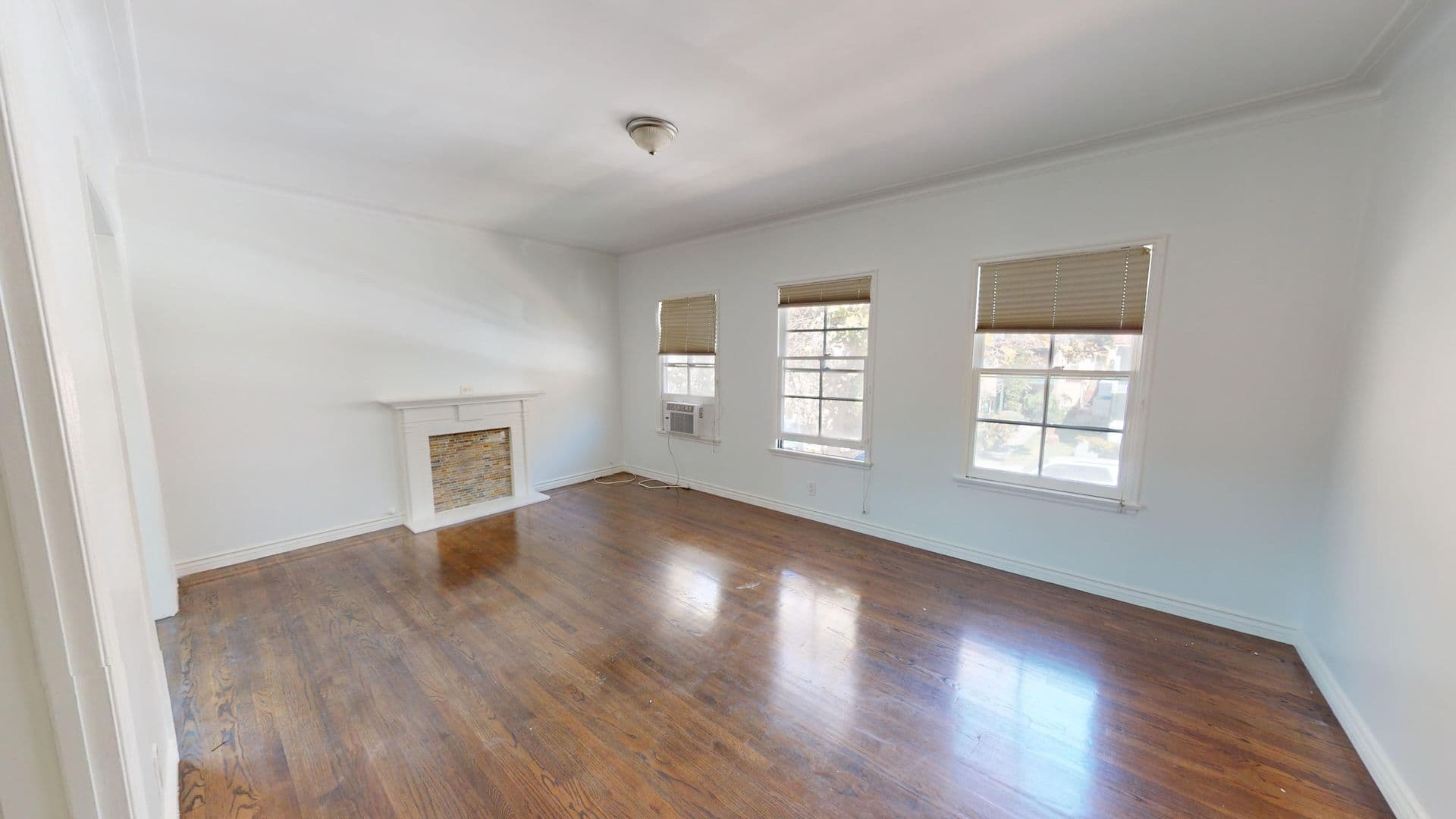 Los Angeles Apartment: 4302 Garthwaite Avenue