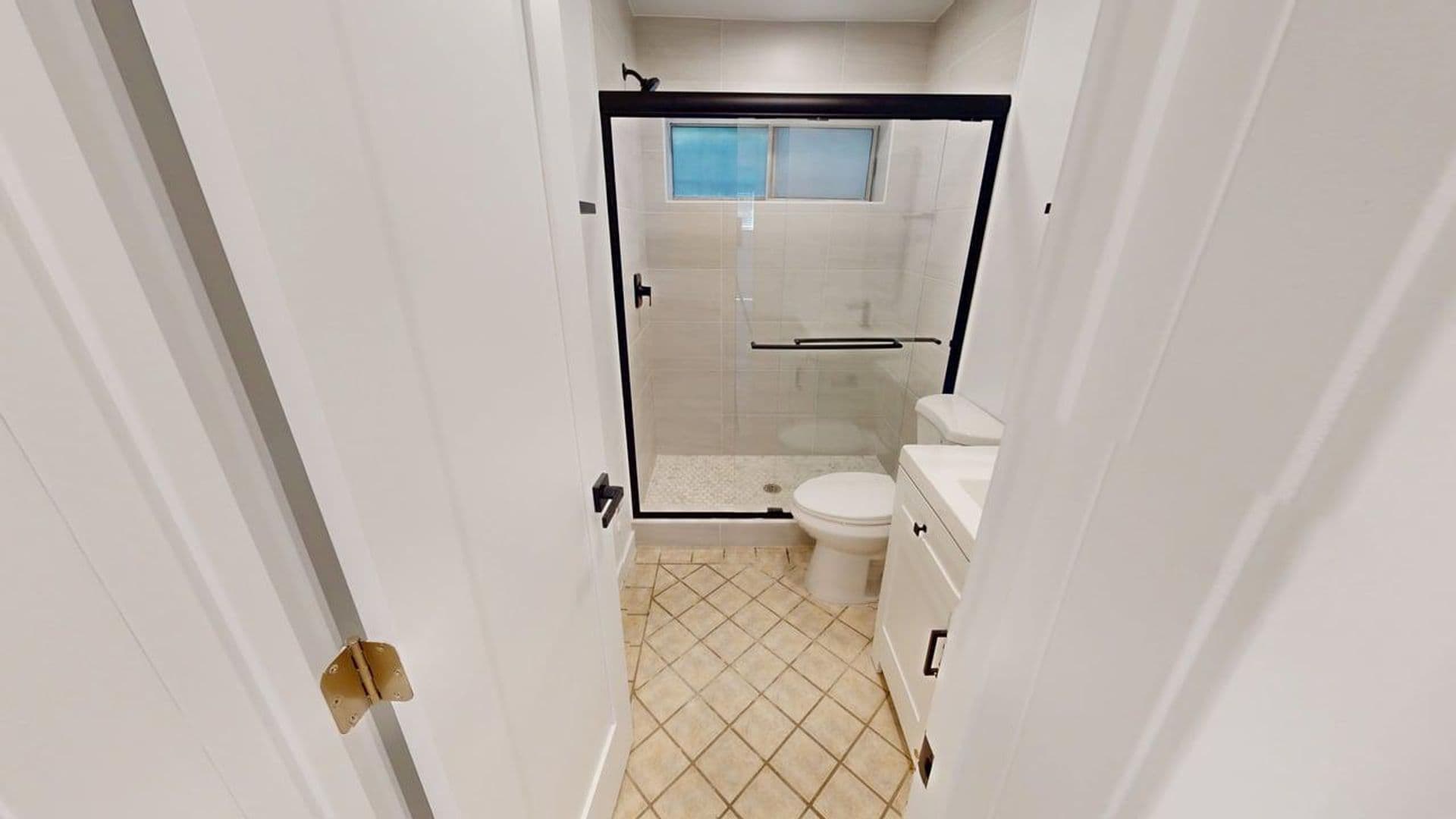 BEVERLY HILLS Apartment: 245 S. DOHENY DR.
