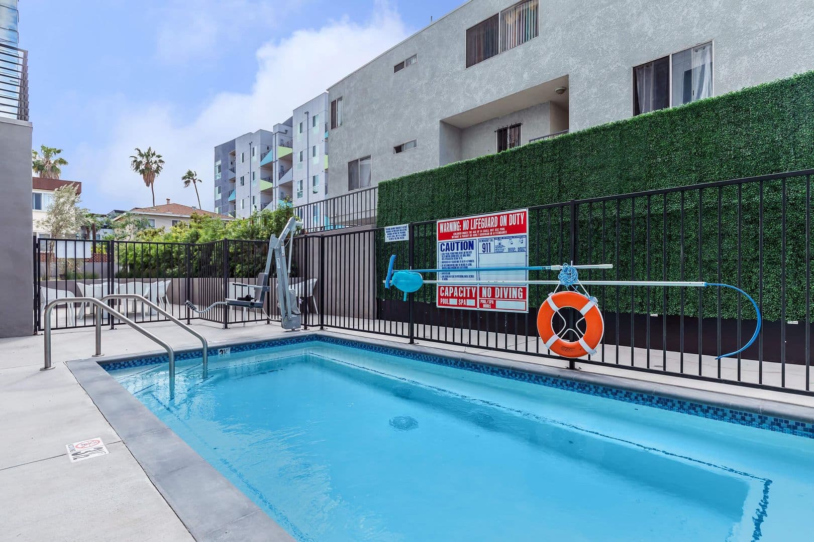 North Hollywood Apartment: 5525 Case Avenue